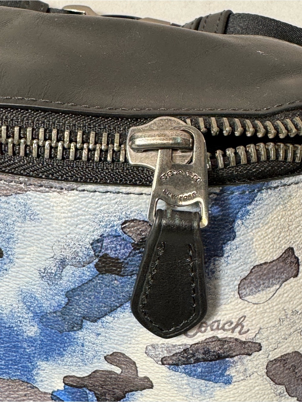 Coach Warren Men’s Blue and Gray Camo Leather Belt Bag - Picture 4 of 14